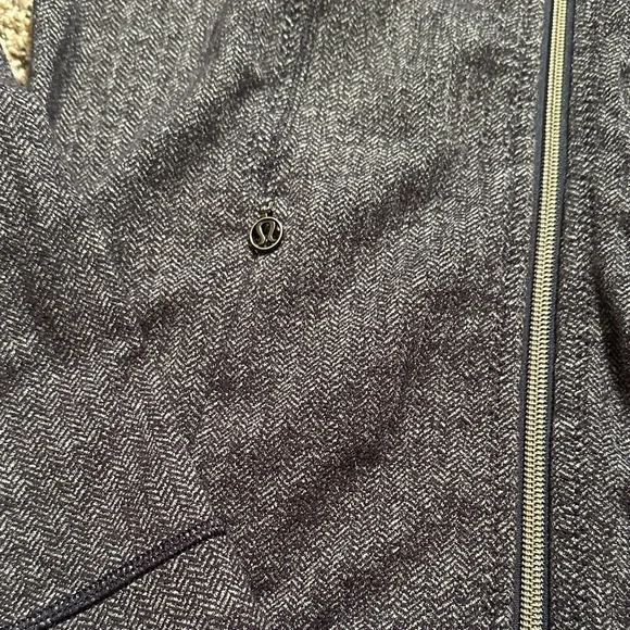 Women's Lululemon Jacket - Picture 3 of 9